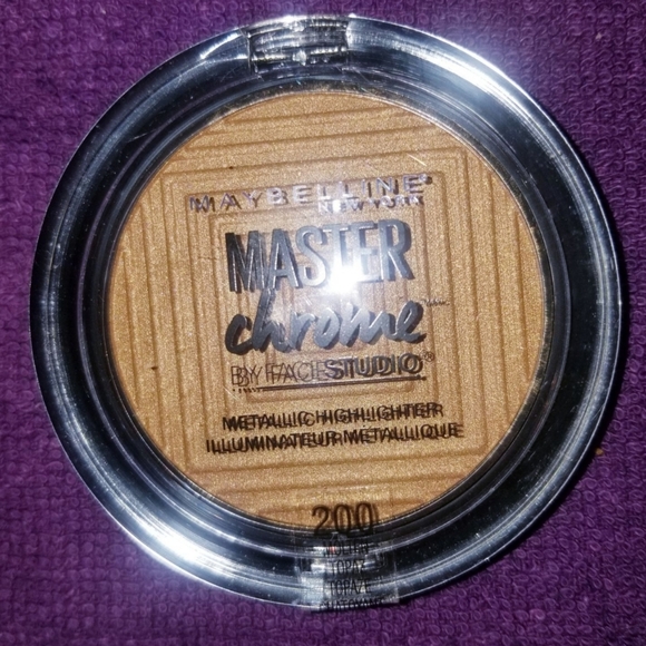 Maybelline Master Chrome Metallic Highlighter Powder, Molten Topaz, 0.24 Ounce - Picture 1 of 9